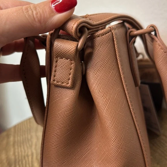 Kendall + Kylie brown mini crossbody tote bag with fuzzy coin purse, NWT - Picture 11 of 11